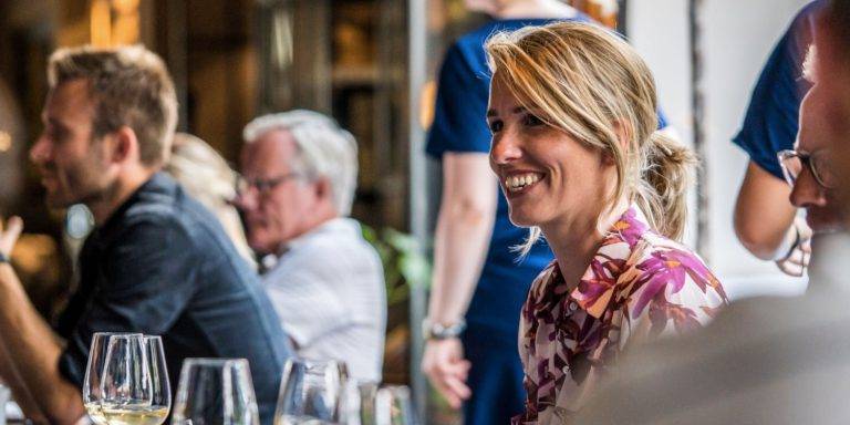 Marike Spenkelink werkt samen met een virtueel assistent van Moneypenny